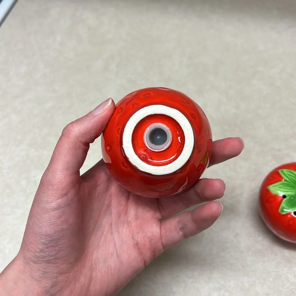 Antique Strawberry salt and pepper shakers - Picture 3 of 3